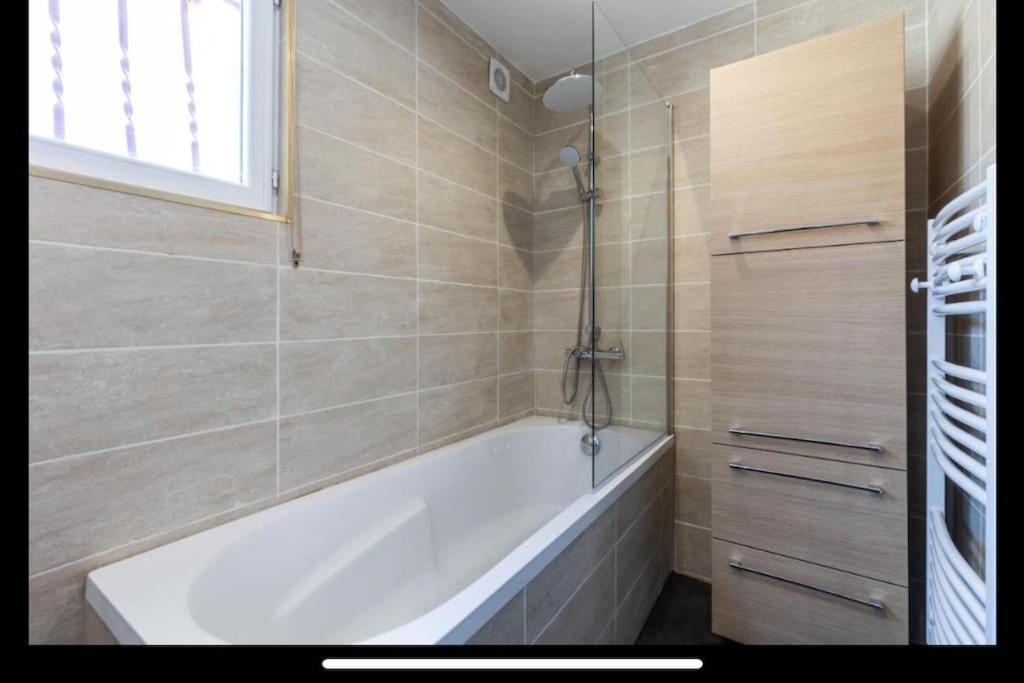 Maison A Deux Pas Du Port 랑통 외부 사진