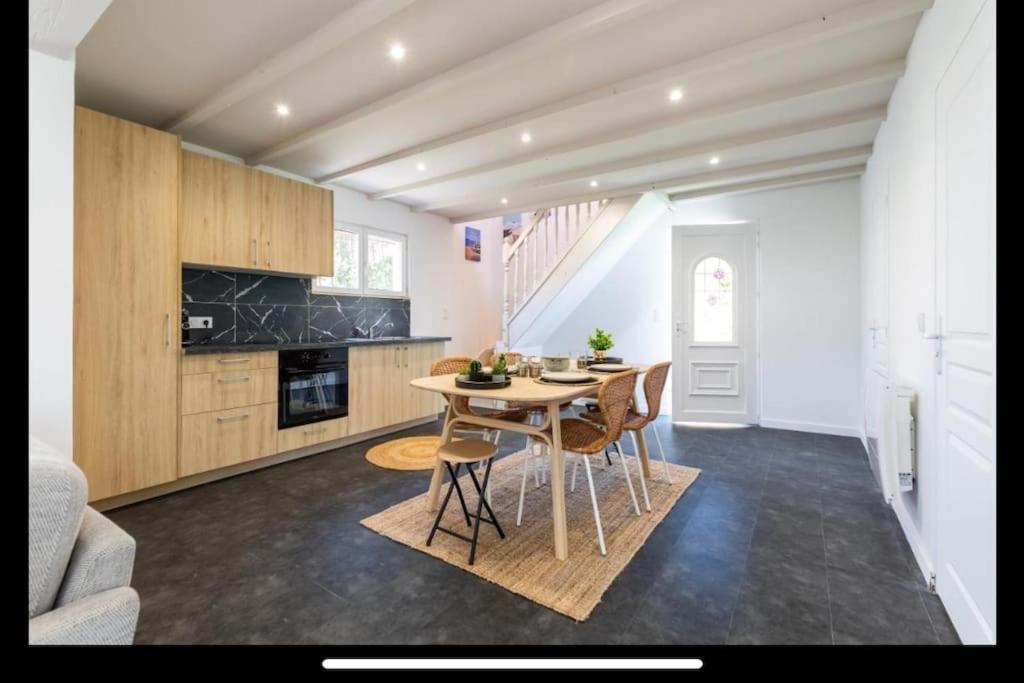Maison A Deux Pas Du Port 랑통 외부 사진